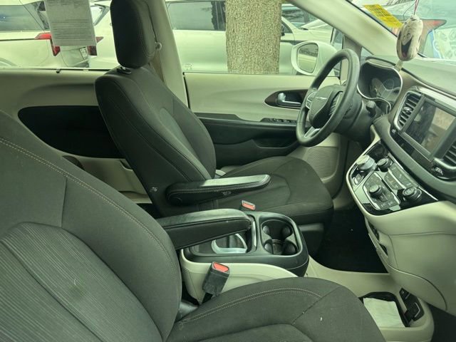 Used 2018 Chrysler Pacifica Touring Plus w/ Tire & Wheel Group image 6