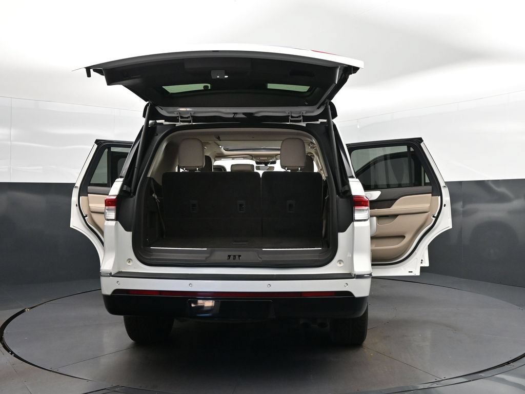 Used 2023 Lincoln Navigator Reserve AWD/4WD image 51