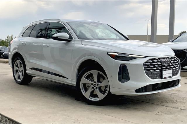 New 2025 Audi Q5 Premium Plus image 2