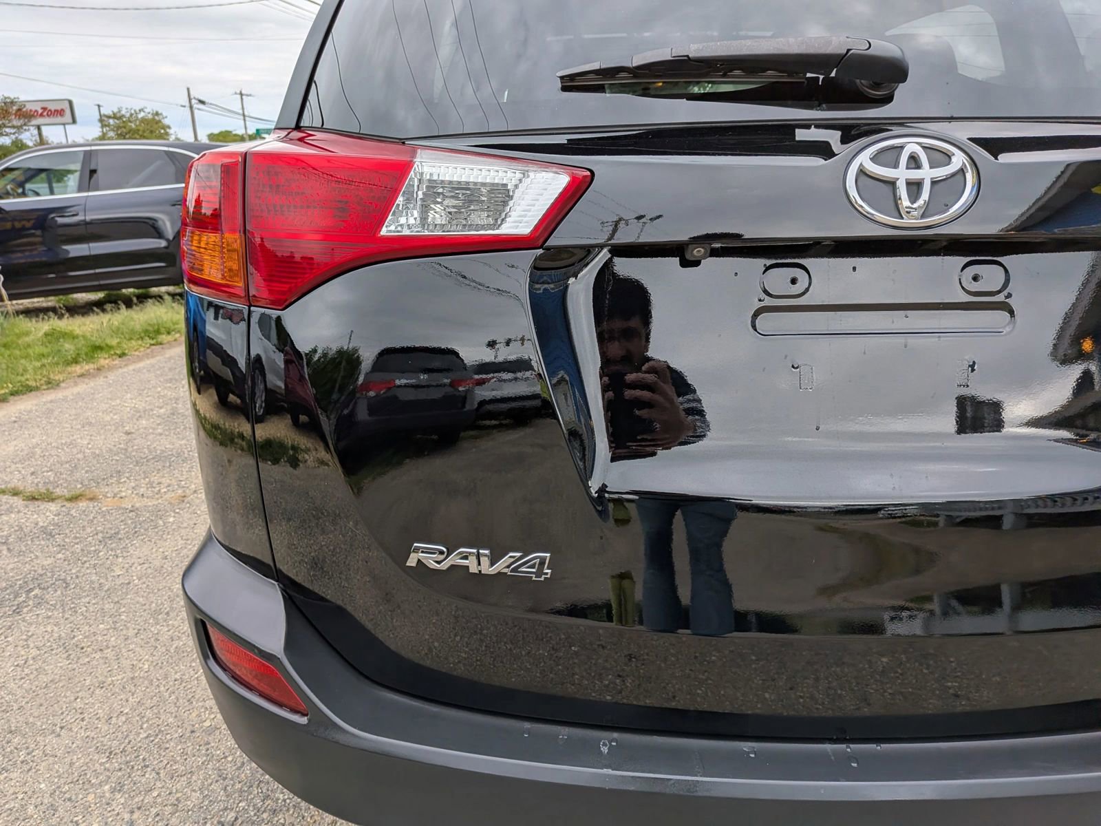 Used 2015 Toyota RAV4 XLE AWD/4WD image 12