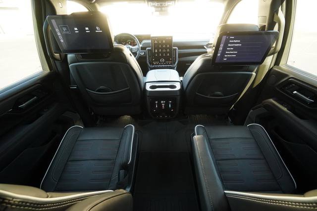 Used 2025 GMC Yukon AT4 Ultimate w/ LPO, Floor Liner Package AWD/4WD image 26