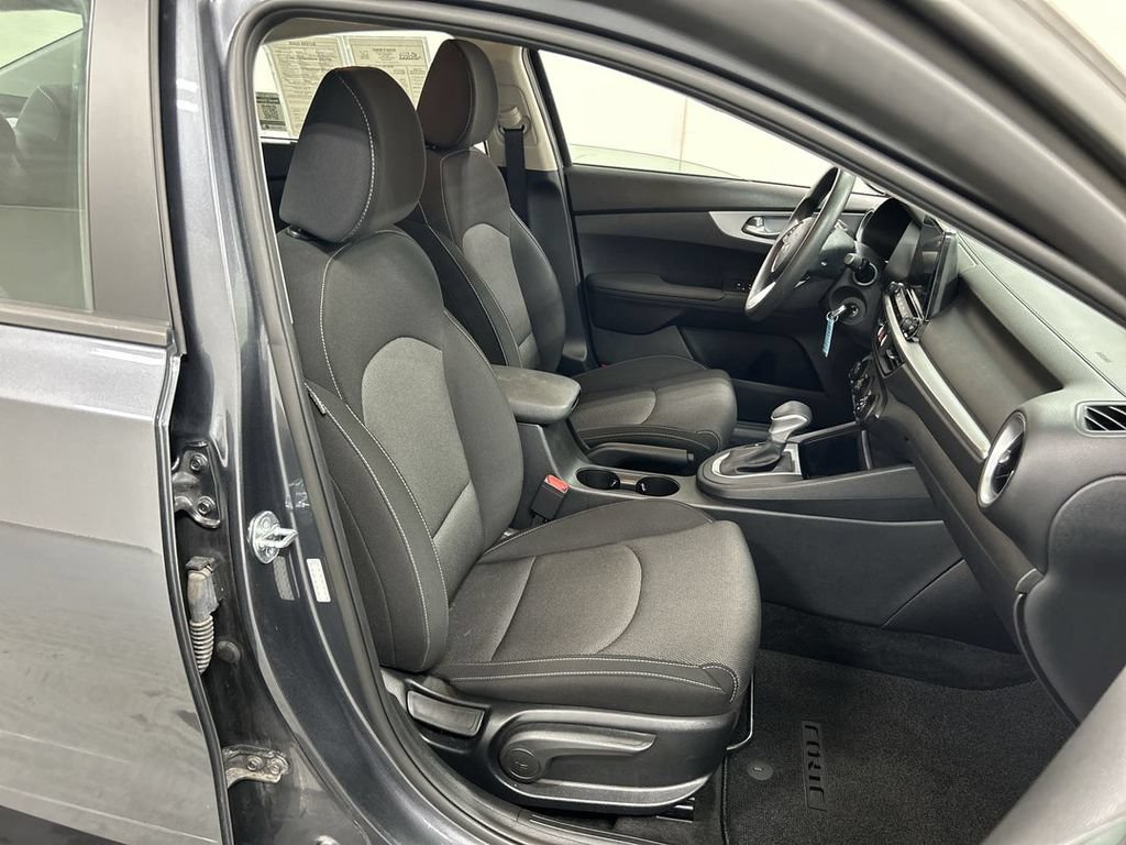 Used 2023 Kia Forte LXS w/ LXS Technology Package FWD image 22