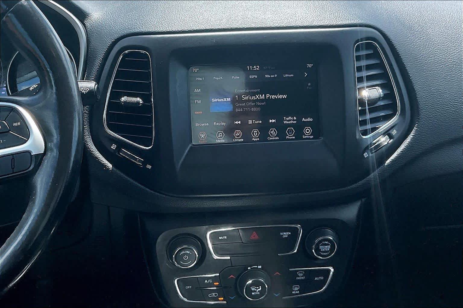 Used 2019 Jeep Compass Latitude w/ Cold Weather Group FWD image 7