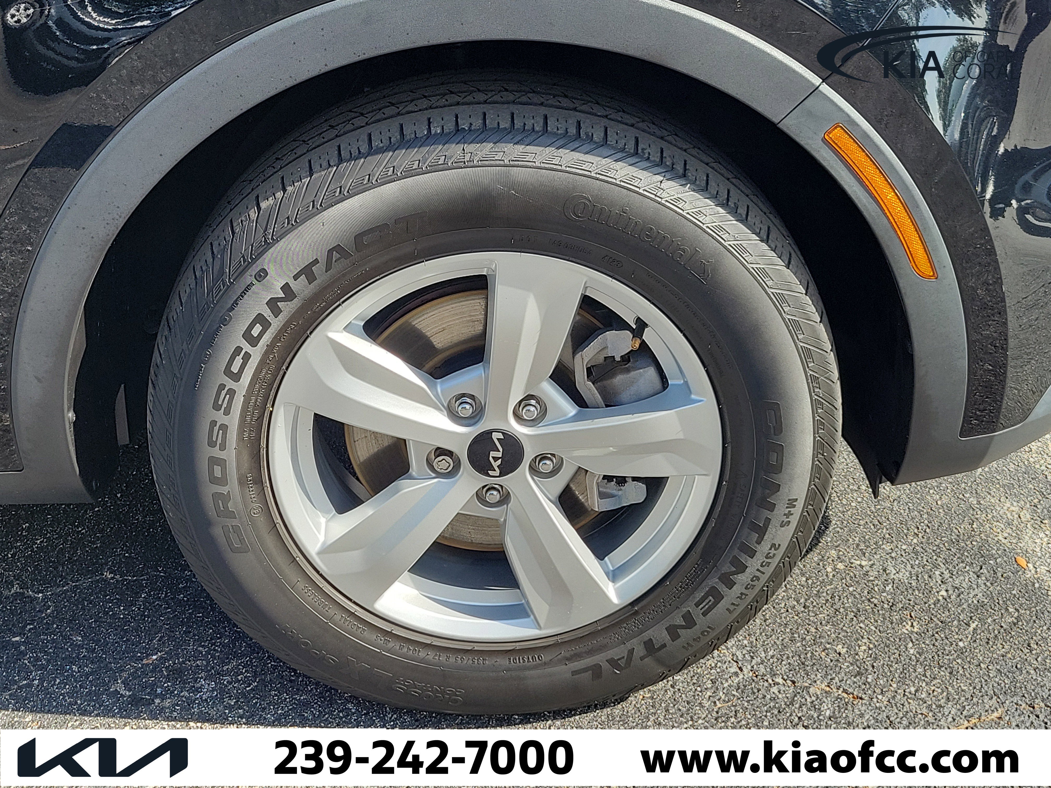 Used 2023 Kia Sorento LX FWD image 6