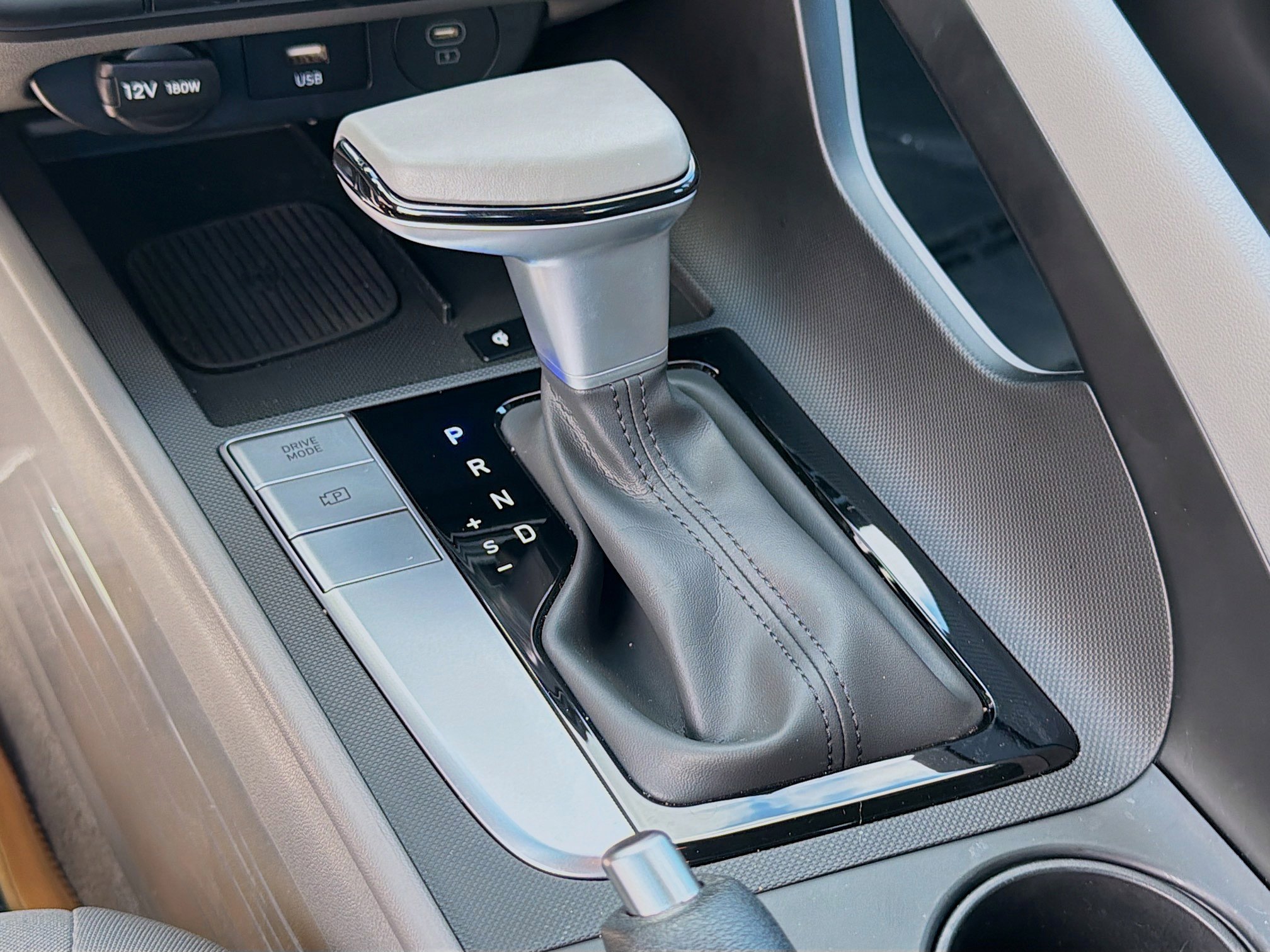 Certified 2025 Hyundai Elantra Sport image 13