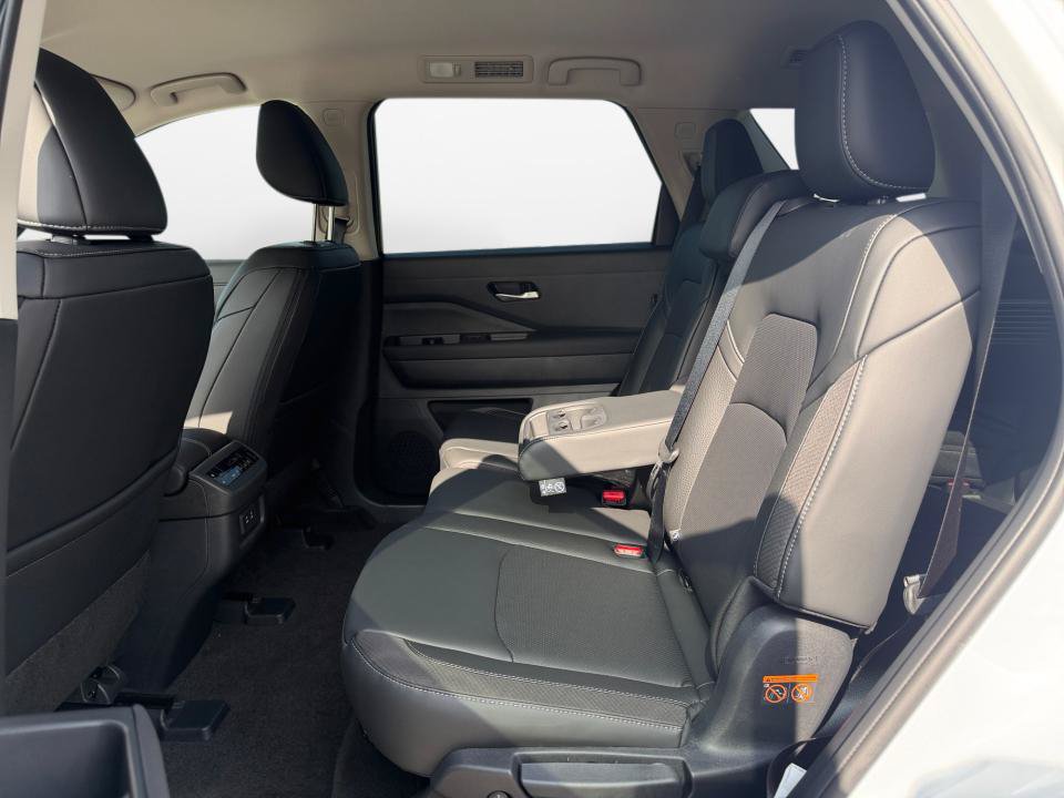 New 2026 Nissan Pathfinder SL FWD image 13