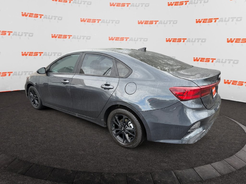 Used 2024 Kia Forte LXS FWD image 3