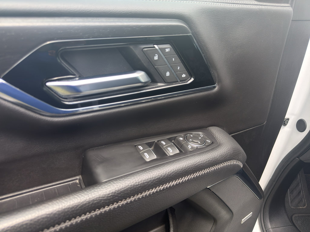 Used 2025 GMC Yukon XL Denali AWD/4WD image 62