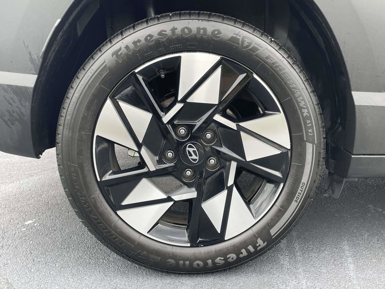 Used 2024 Hyundai Kona SEL FWD image 11