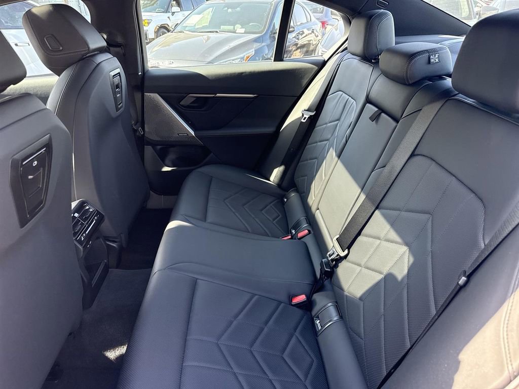 Used 2025 BMW 530i xDrive w/ Premium Package image 25