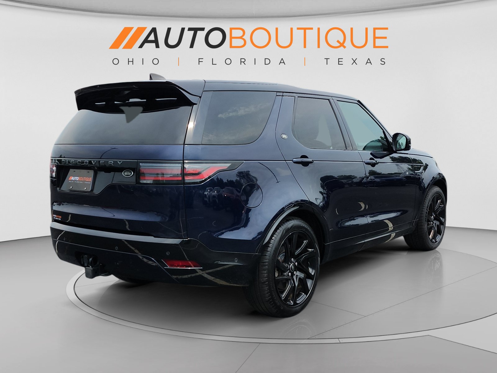 Used 2023 Land Rover Discovery S R-Dynamic AWD/4WD image 5
