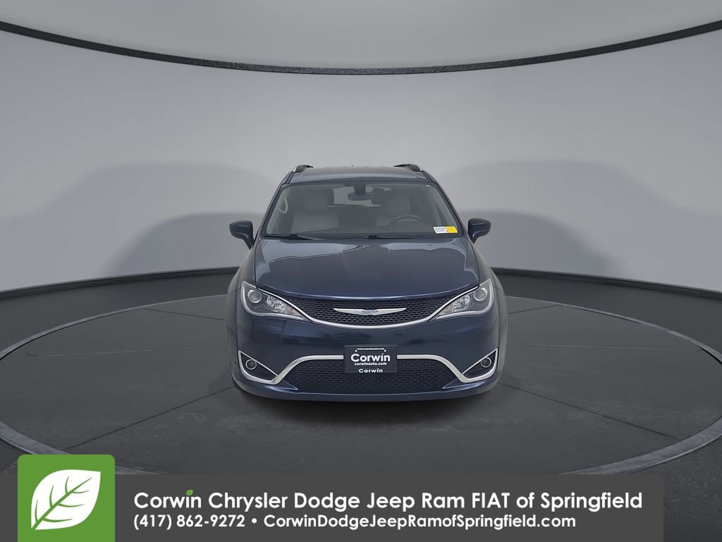 Used 2017 Chrysler Pacifica Touring-L Plus image 5