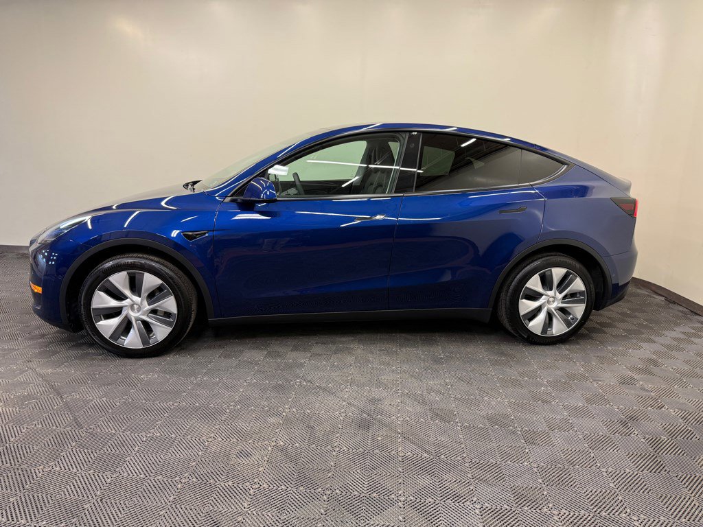 Used 2022 Tesla Model Y Long Range image 2
