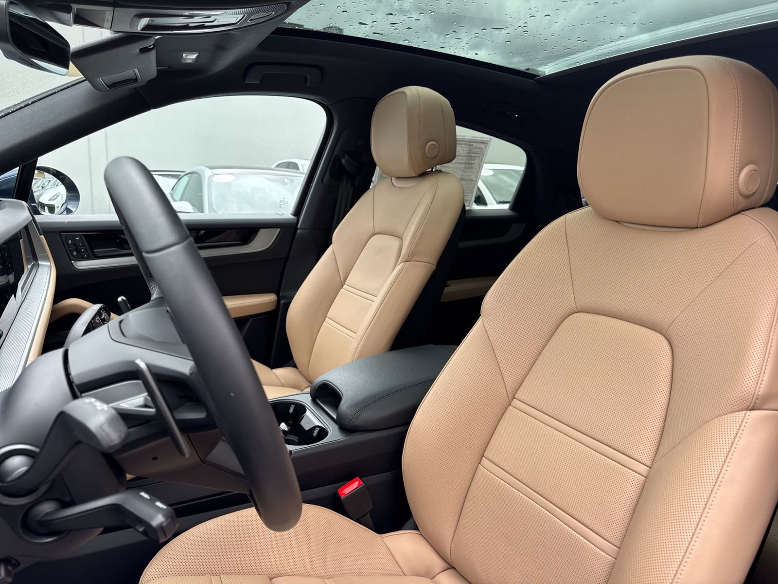 Certified 2025 Porsche Cayenne Coupe AWD/4WD image 5