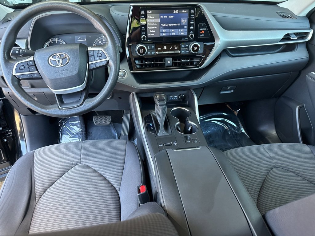 Used 2022 Toyota Highlander L image 10