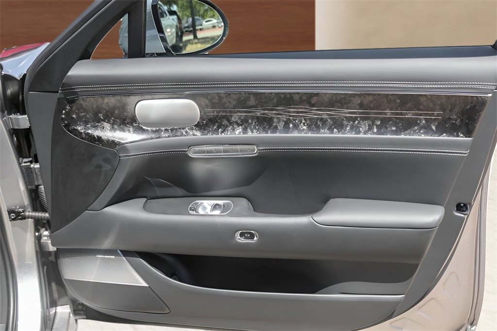 Used 2025 Genesis G90 3.5T image 35