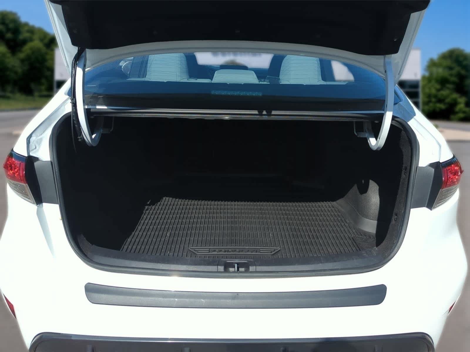 Used 2024 Toyota Corolla SE FWD image 33