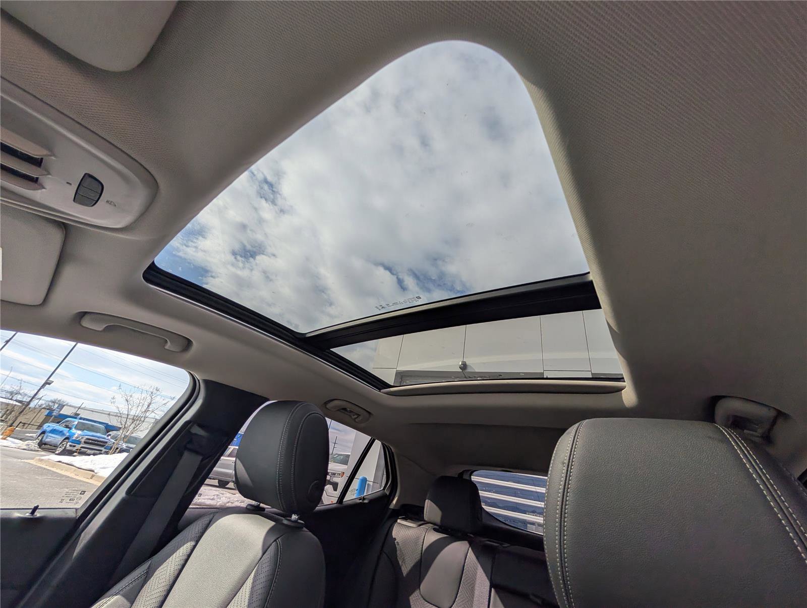 Used 2023 Buick Encore GX Essence w/ Experience Buick Package image 30