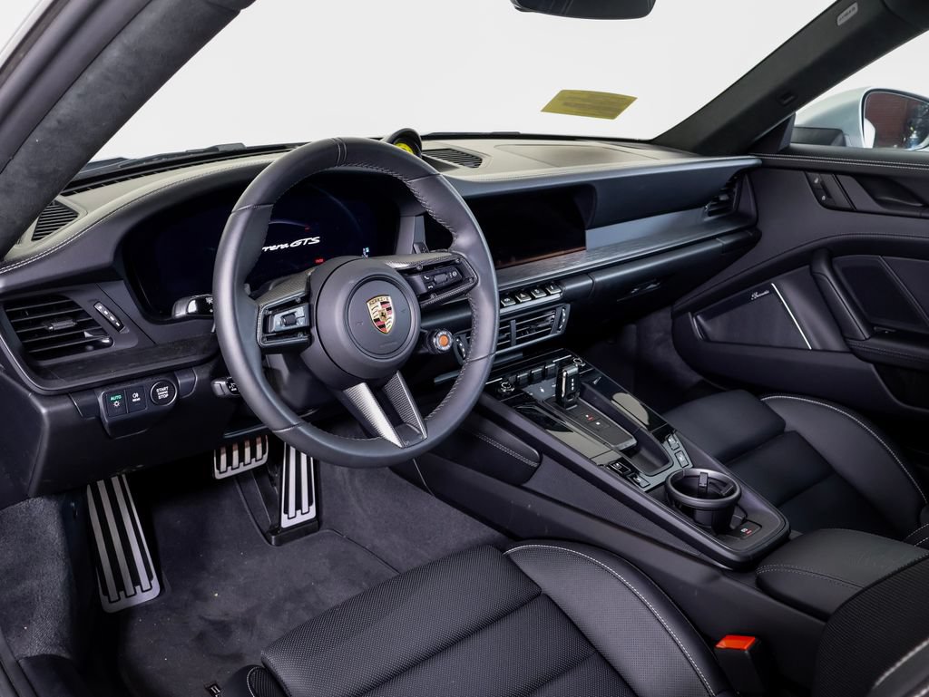 Used 2025 Porsche 911 Carrera GTS RWD image 4