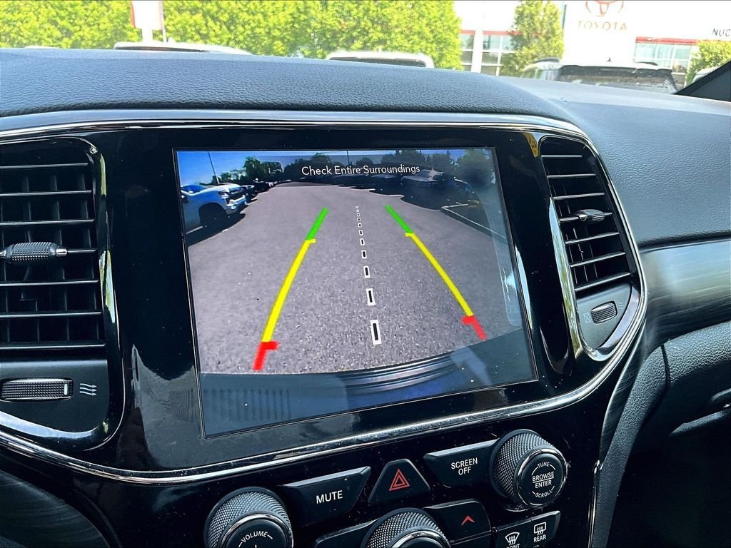 Used 2020 Jeep Grand Cherokee Altitude AWD/4WD image 19