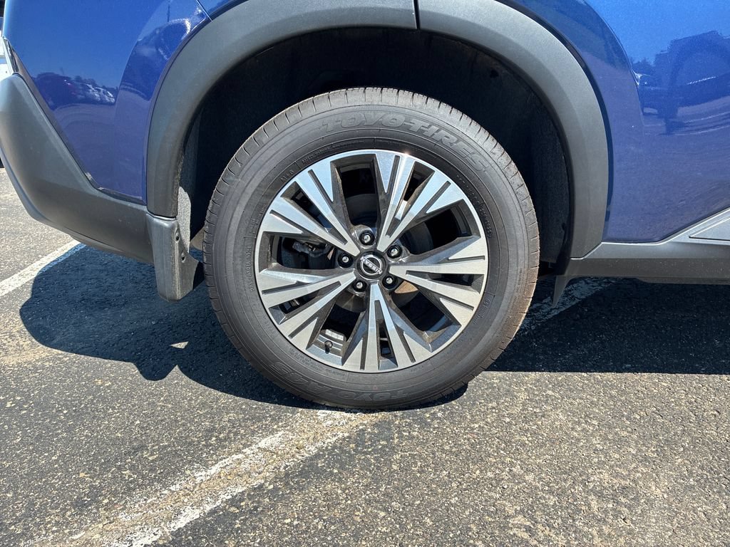Used 2023 Nissan Rogue SV AWD/4WD image 9
