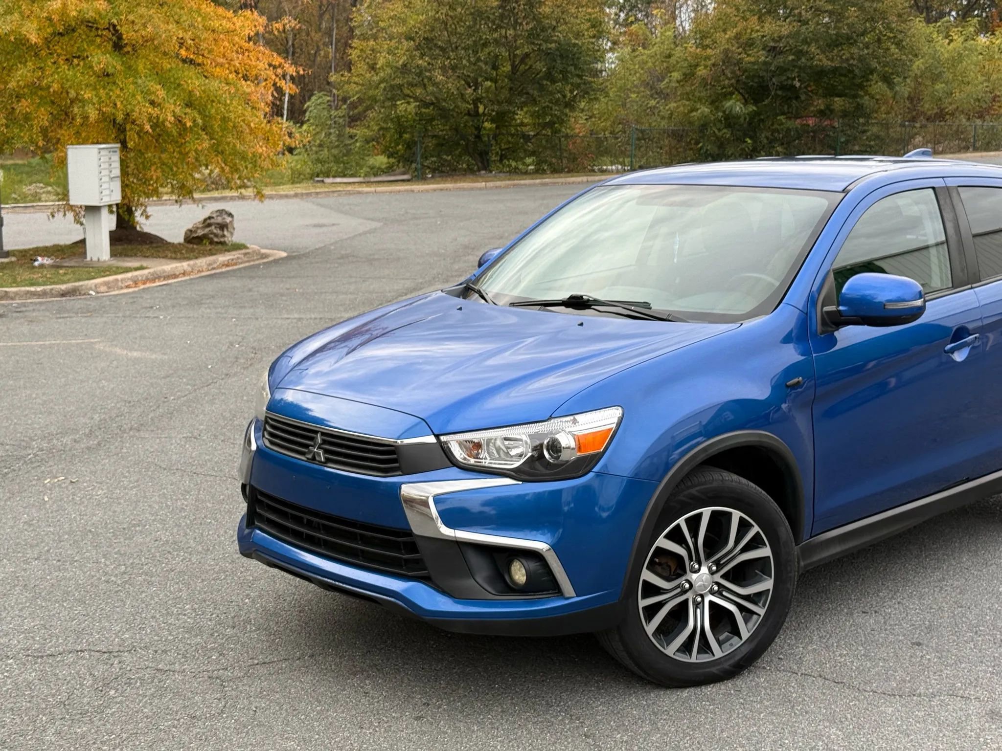 Used 2017 Mitsubishi Outlander Sport SE image 2