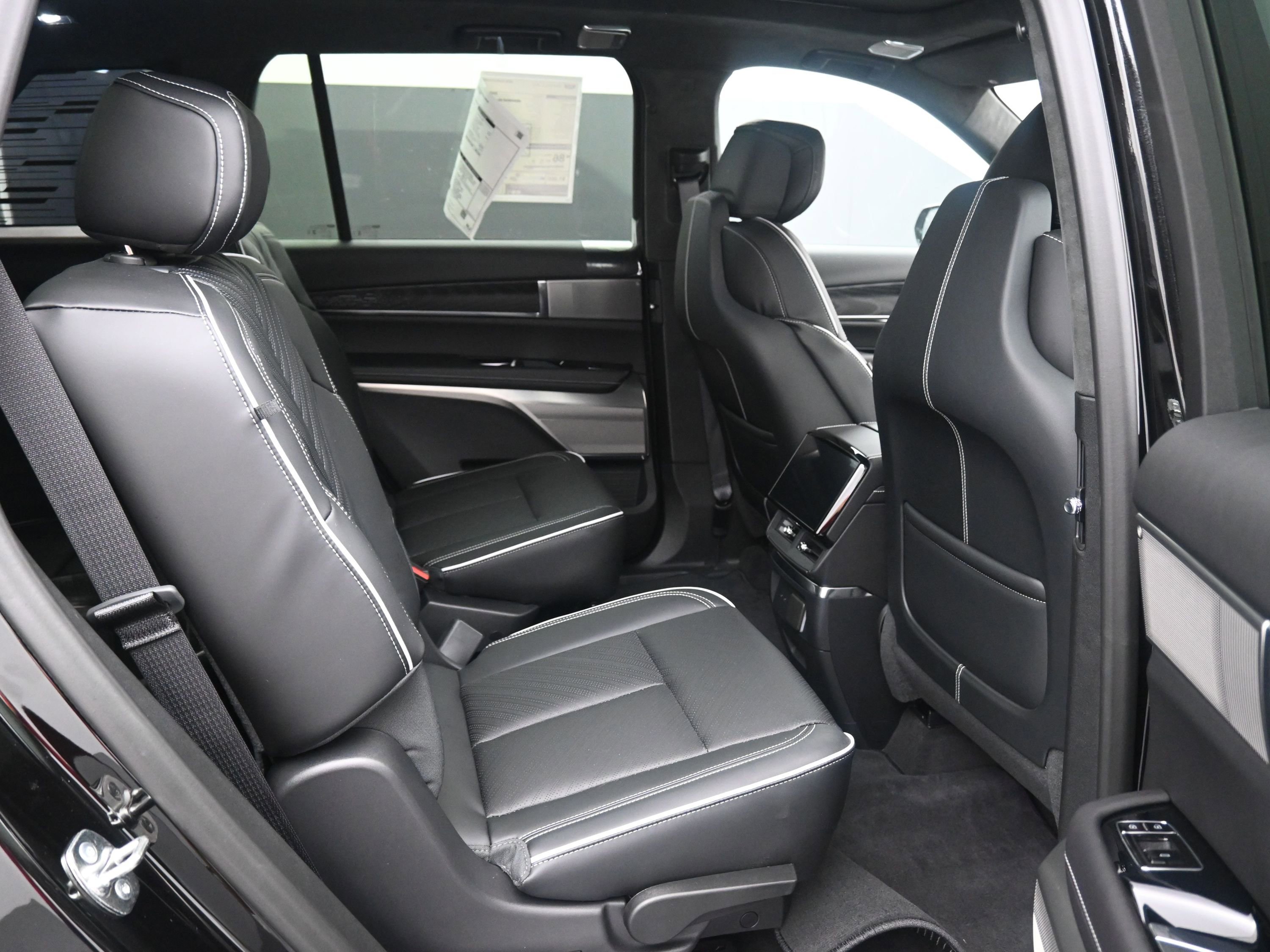 New 2026 Cadillac Vistiq Platinum w/ LPO, Floor Liner Package image 11