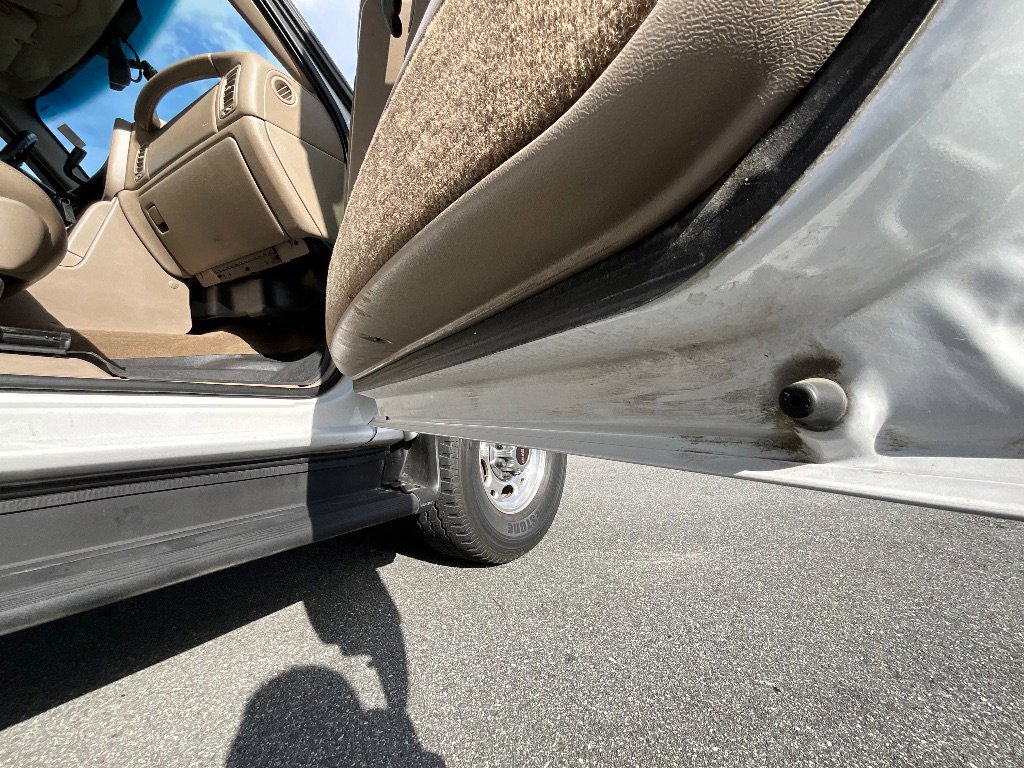 Used 2005 GMC Sierra 2500 SLT w/ Heavy-Duty Power Package image 36