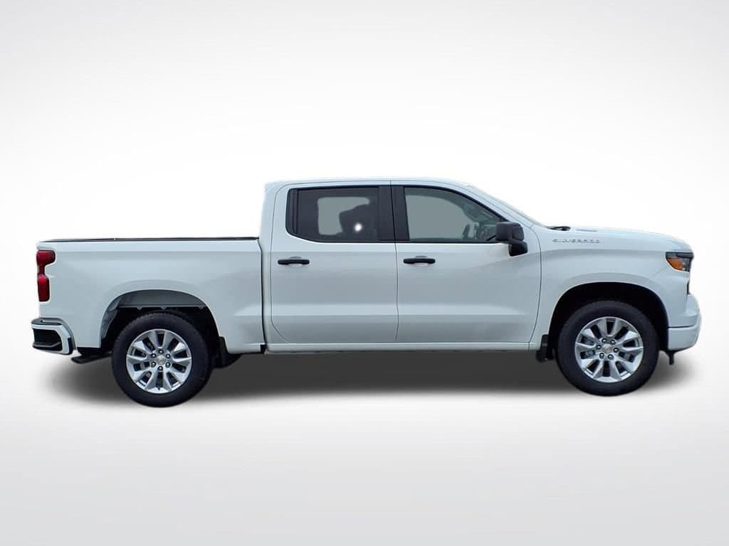 New 2026 Chevrolet Silverado 1500 Custom RWD image 3