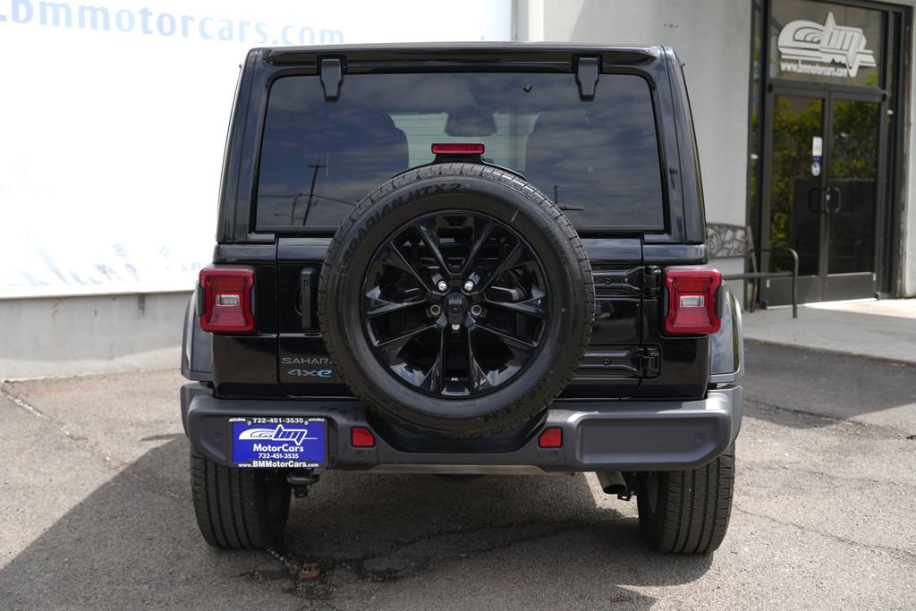 Used 2025 Jeep Wrangler Unlimited Sahara w/ Safety Group AWD/4WD image 6