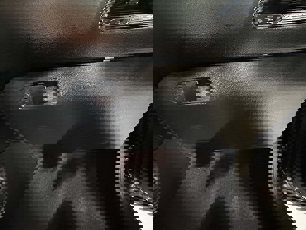 Used 2023 Dodge Challenger SXT image 24