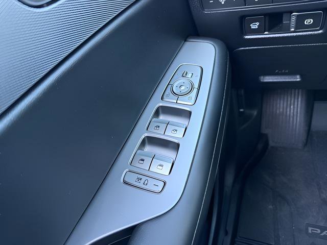 Used 2022 Hyundai Palisade SEL w/ 8P Bench Seat Package AWD/4WD image 22