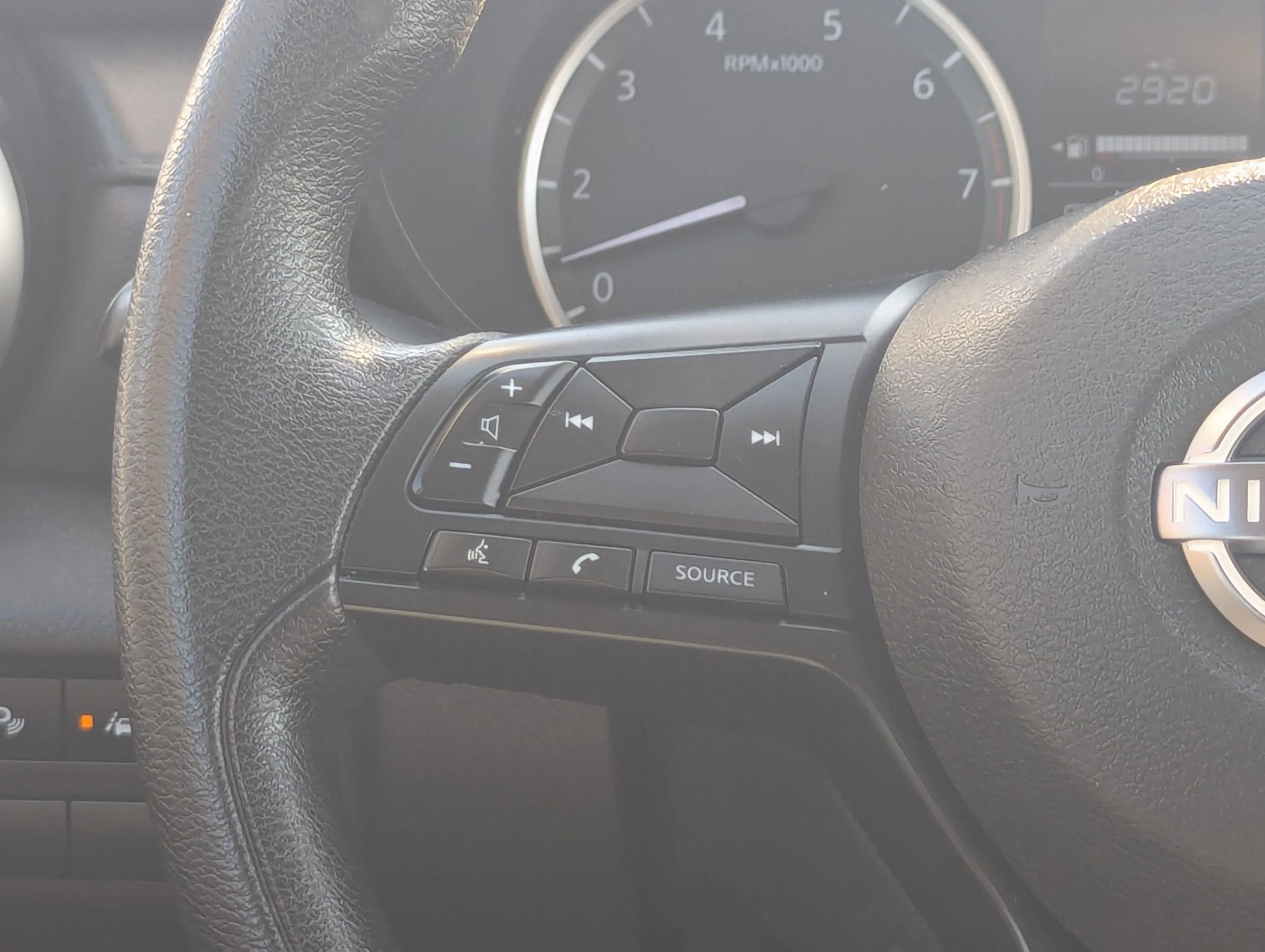 Used 2023 Nissan Versa S w/ Trunk Package image 19