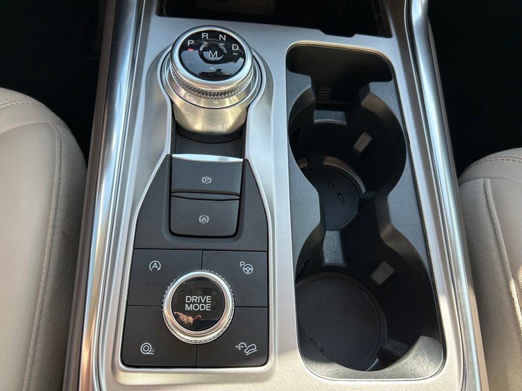 Used 2020 Ford Explorer Platinum w/ Premium Technology Package AWD/4WD image 34