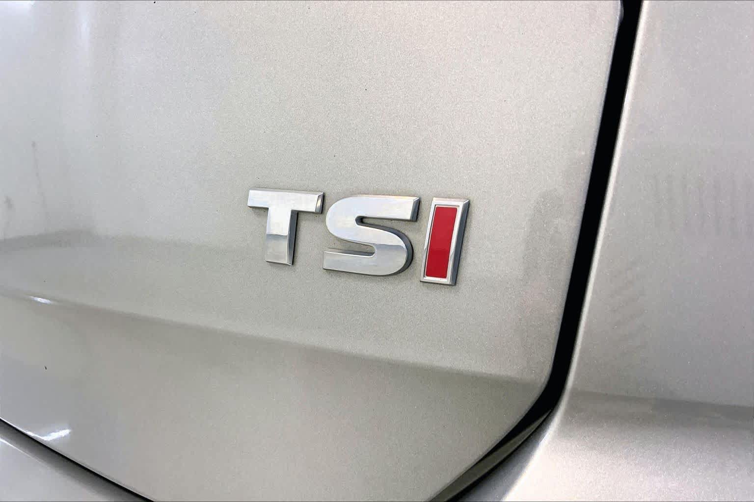 Used 2018 Volkswagen Golf SE FWD image 9