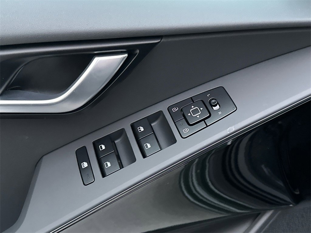 New 2025 Kia Niro Wind image 16