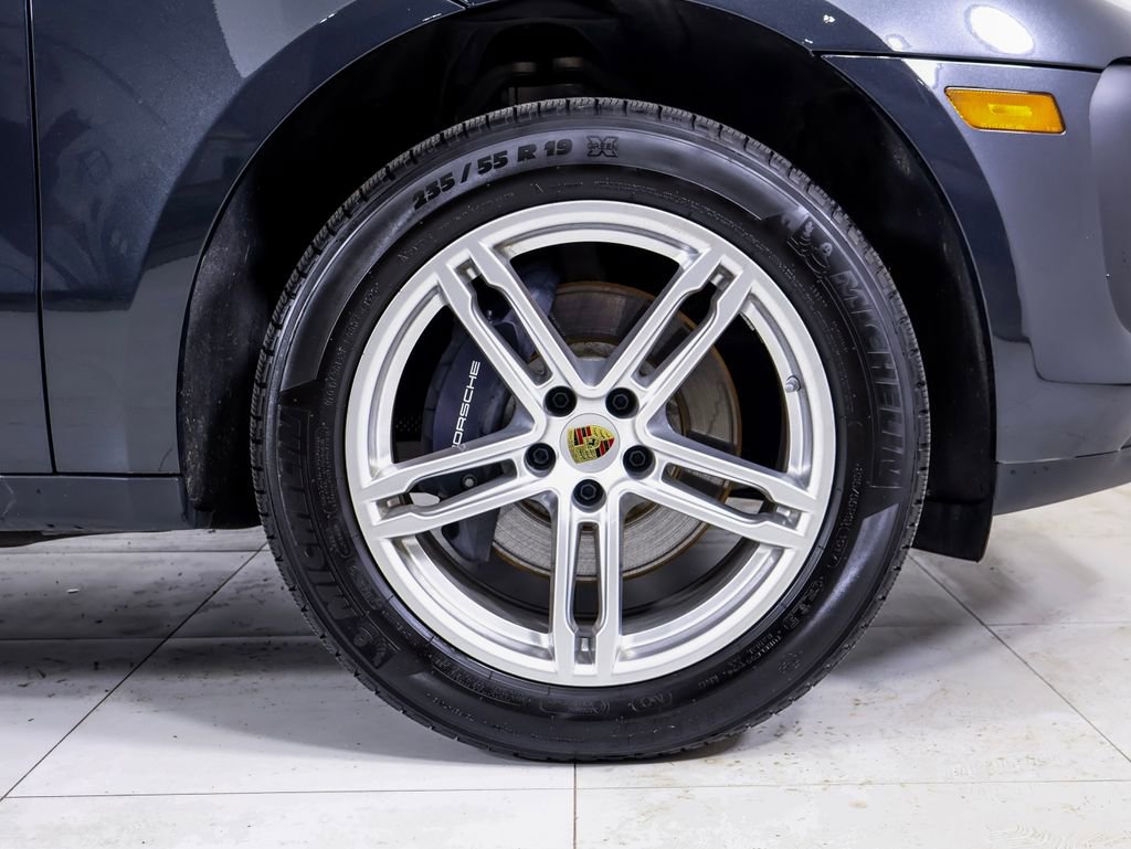 Certified 2026 Porsche Macan image 27