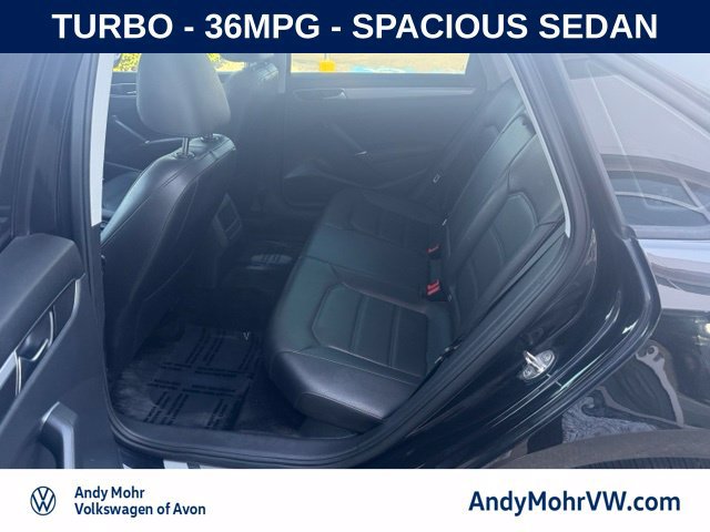 Used 2018 Volkswagen Passat 2.0T R-Line FWD image 17