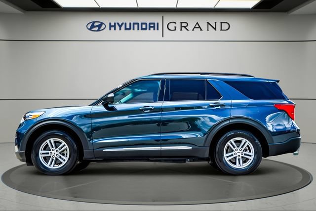 Used 2024 Ford Explorer XLT RWD image 3