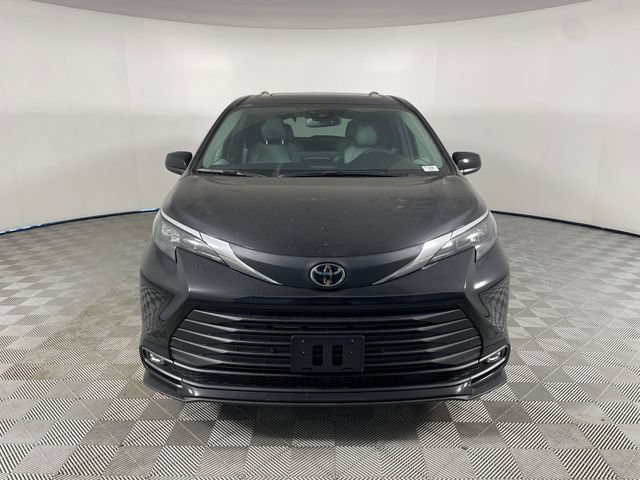 New 2026 Toyota Sienna XLE FWD image 15