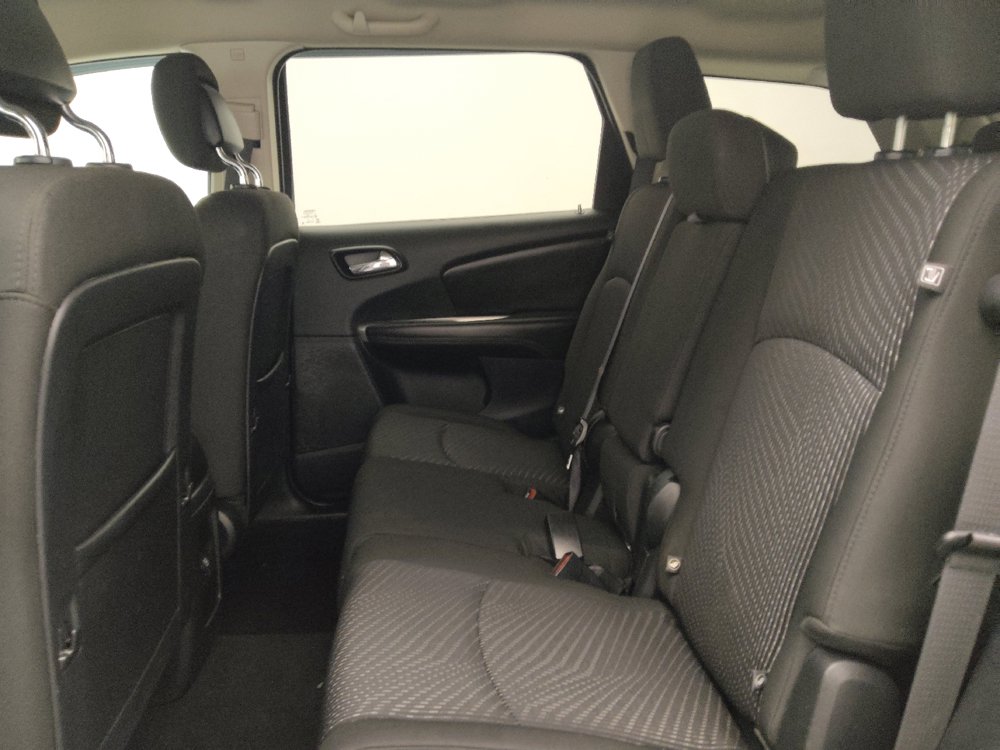 Used 2020 Dodge Journey SE w/ SE Popular Equipment Group FWD image 18