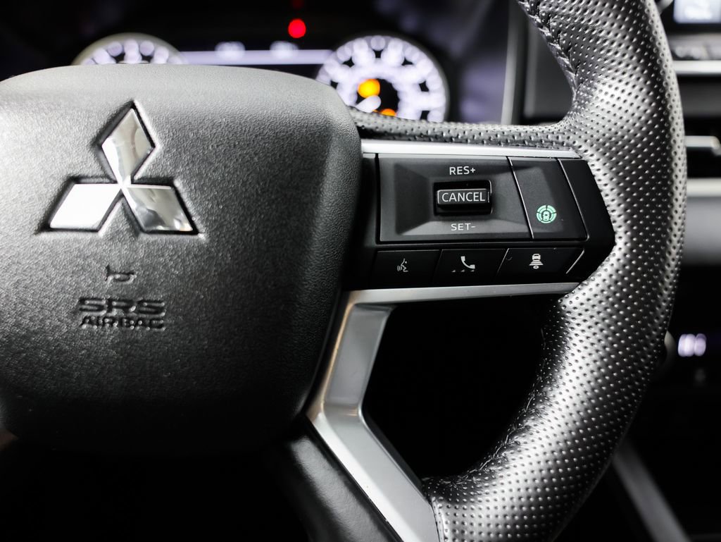Used 2024 Mitsubishi Outlander SE image 33