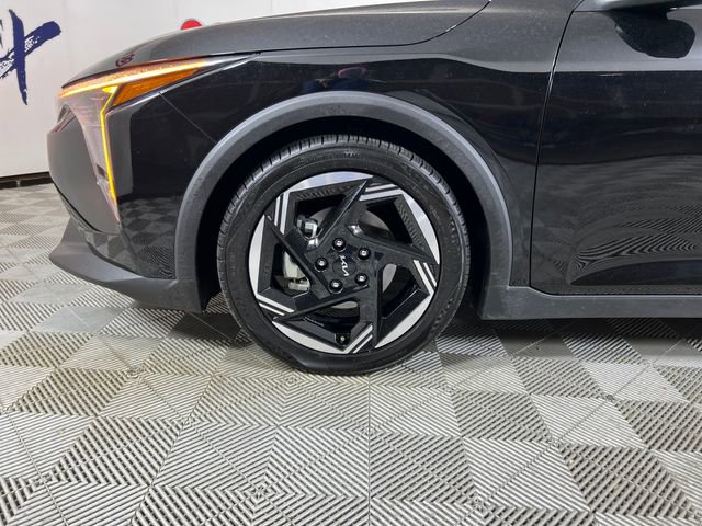 Used 2025 Kia K4 EX image 24