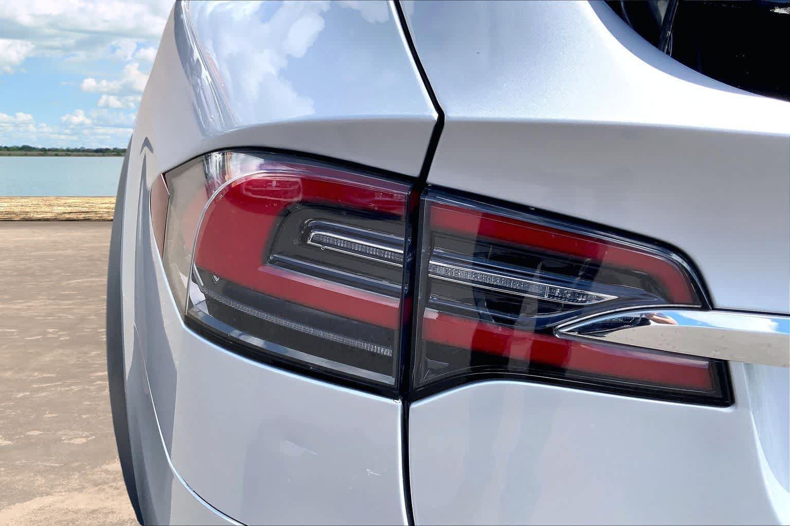 Used 2017 Tesla Model X 75D AWD/4WD image 32
