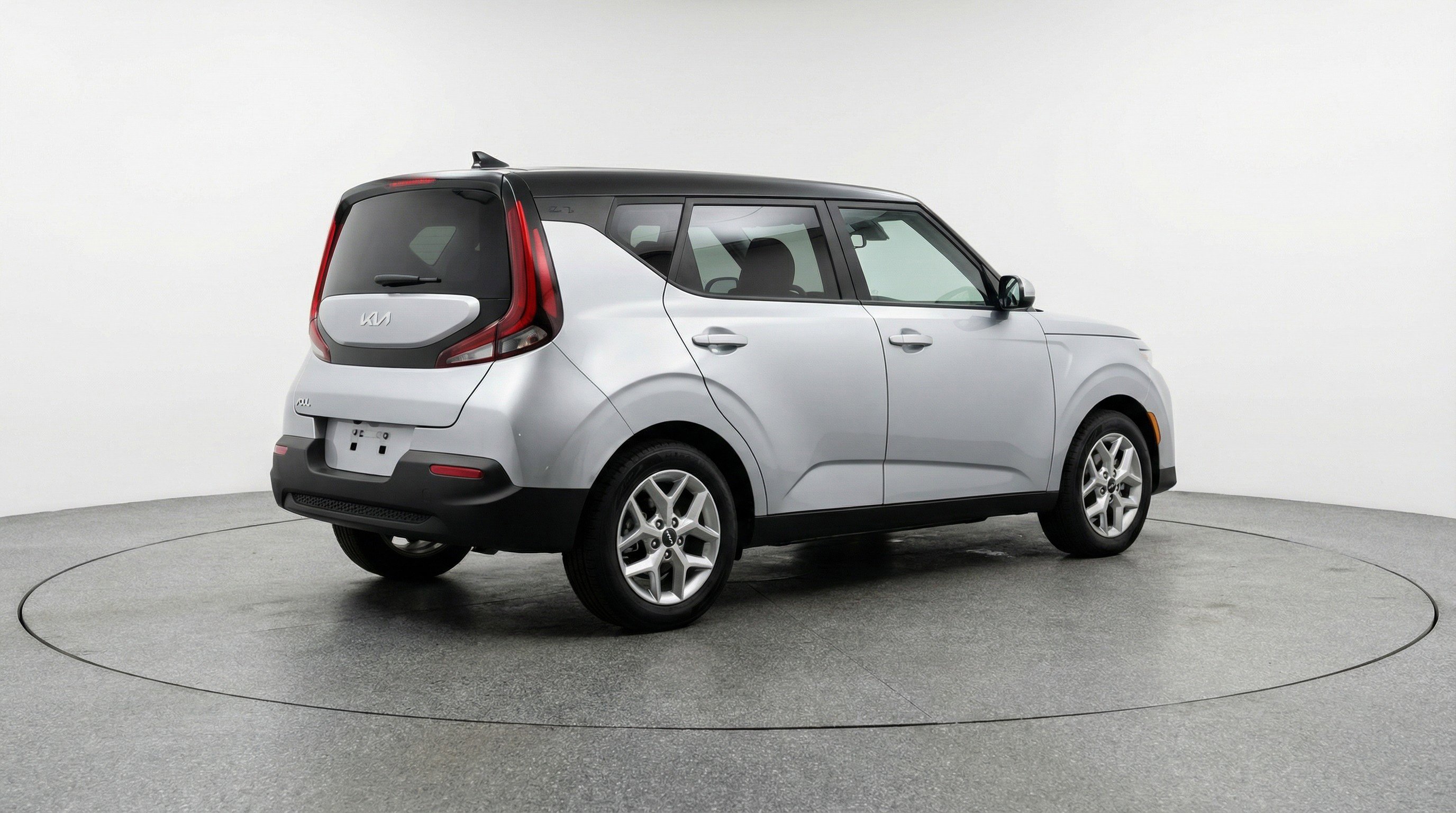 Used 2025 Kia Soul LX w/ LX Technology Package FWD image 9
