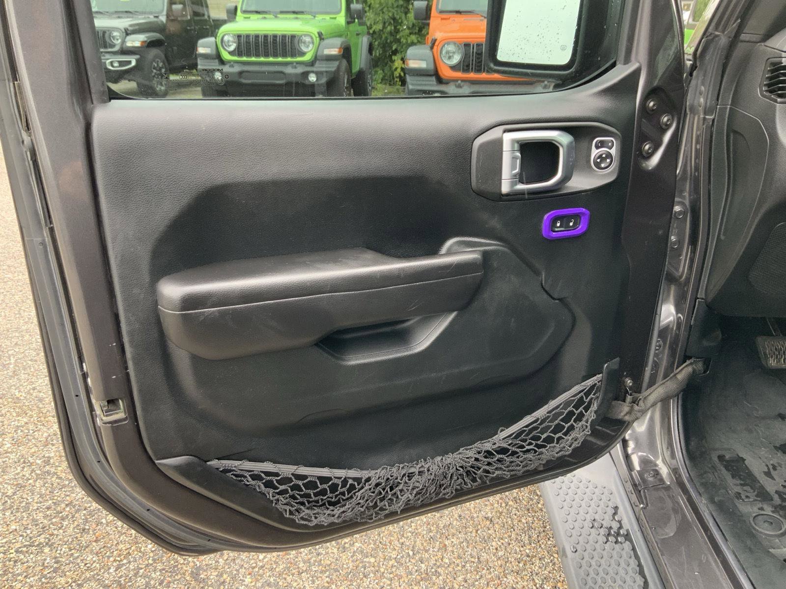 Used 2018 Jeep Wrangler Unlimited Sport S AWD/4WD image 24