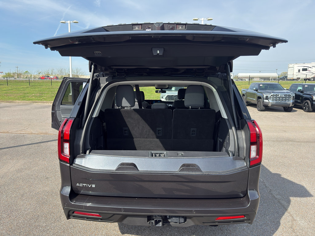 Used 2025 Ford Expedition Active AWD/4WD image 13
