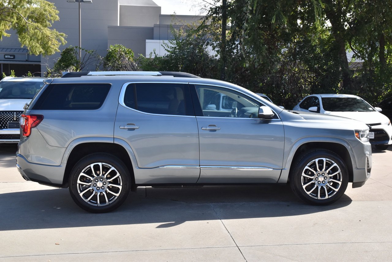 Used 2023 GMC Acadia Denali w/ Denali Technology Package FWD image 6