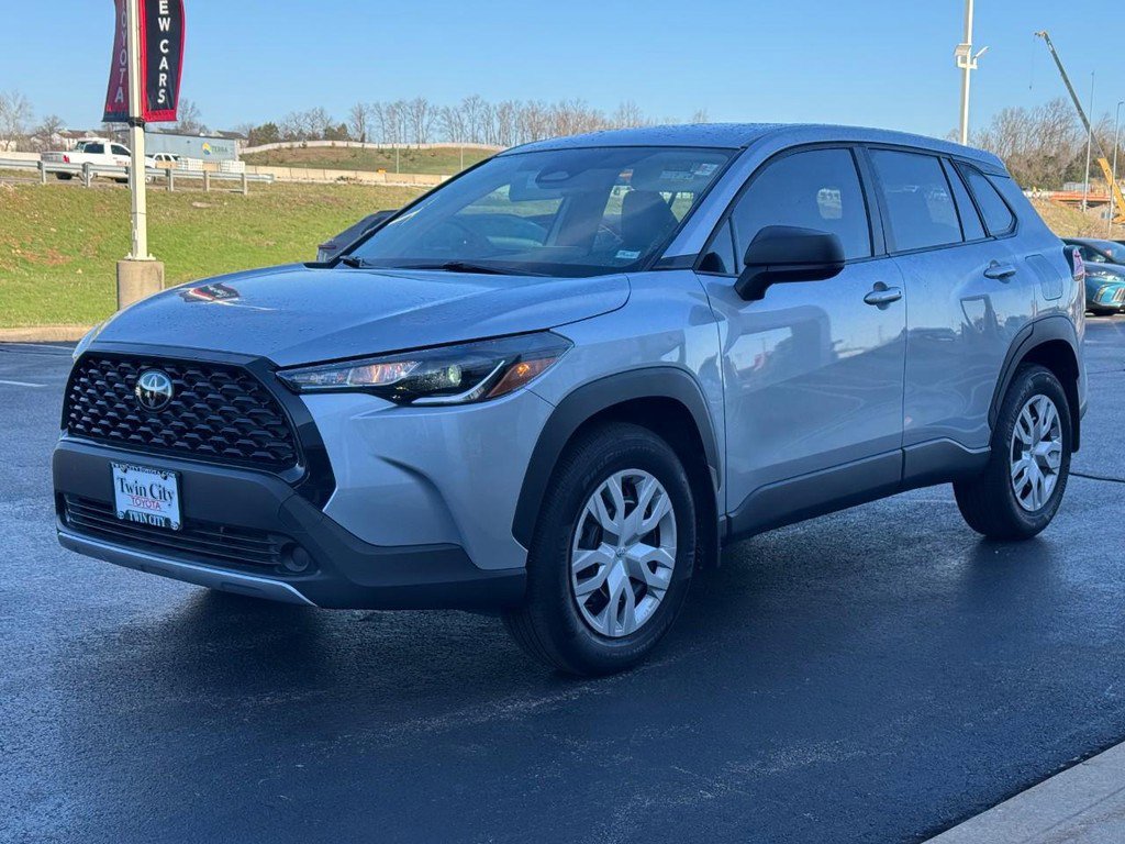 Certified 2025 Toyota Corolla Cross L image 8