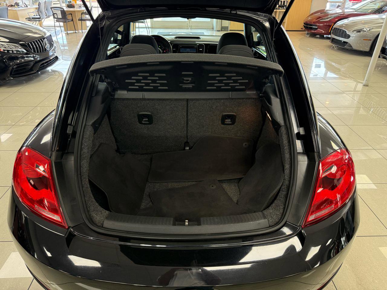 Used 2012 Volkswagen Beetle 2.0T image 22